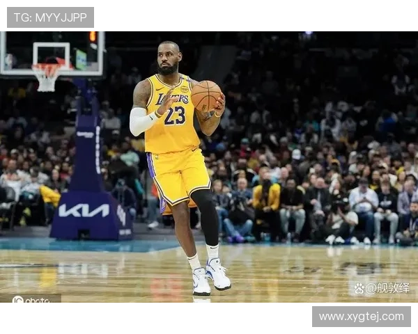 浓眉大秀42分23篮板湖人客场战胜黄蜂展现强大实力